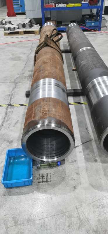 深孔鉆鏜床4.3米長(zhǎng)的工件，內(nèi)孔直徑359mm  出口壁厚差1.5mm